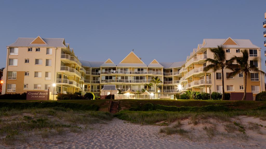 Crystal Beachfront Apartments โกลด์โคสต์ ภายนอก รูปภาพ