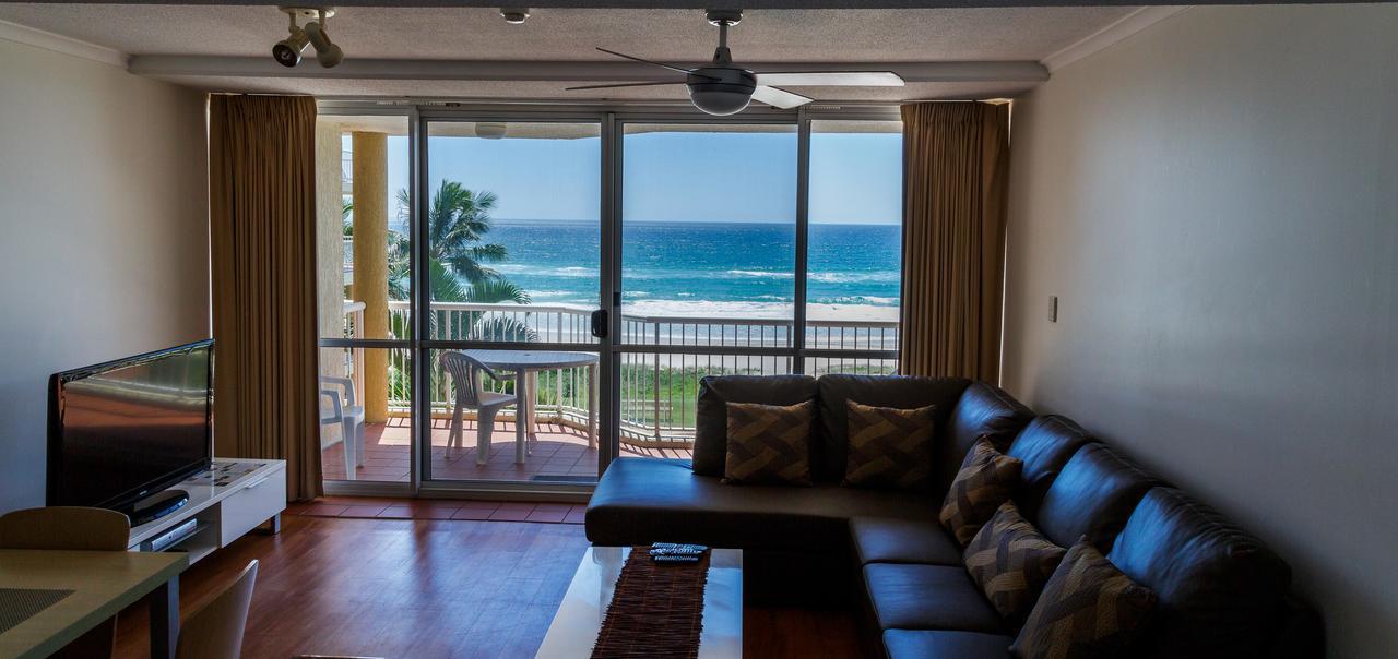 Crystal Beachfront Apartments โกลด์โคสต์ ภายนอก รูปภาพ